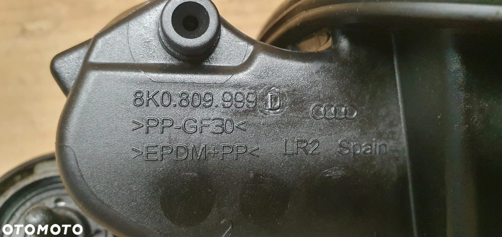 Klapka wlewu paliwa Audi A4 B8 LY9B 8K0809999D - 7