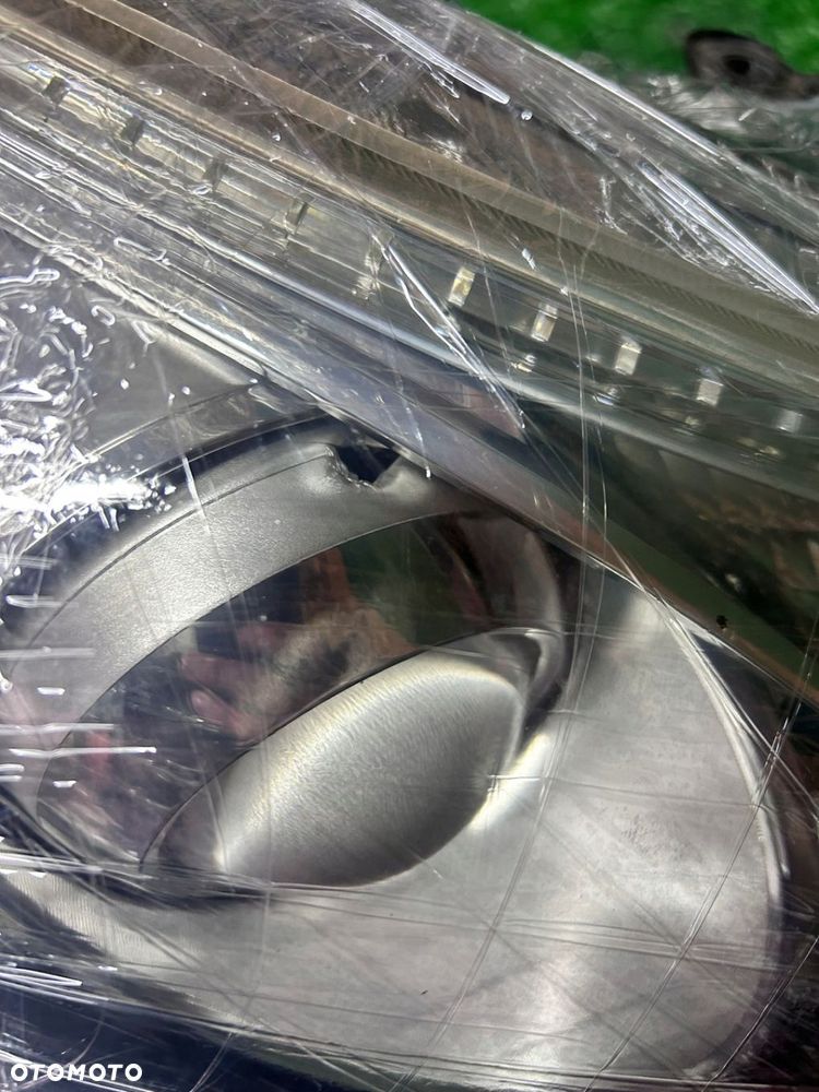 REFLEKTOR PRAWY TOYOTA AVENSIS T27 LIFT - 4