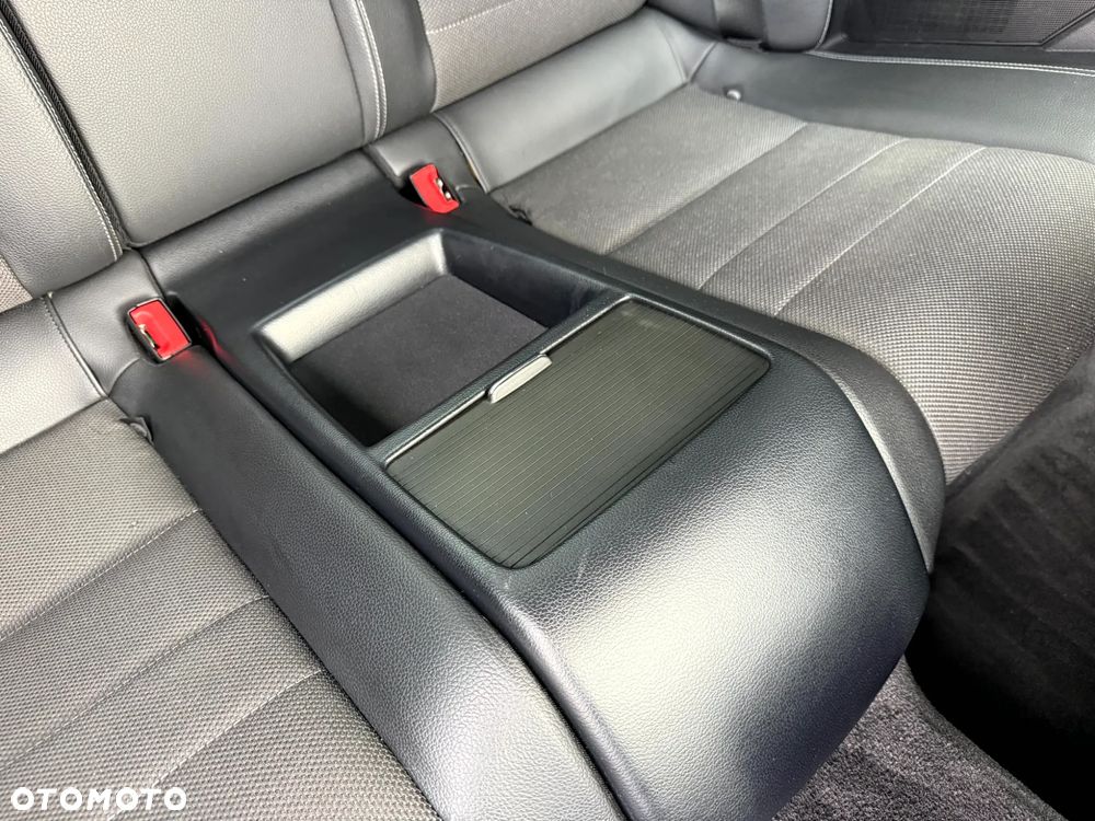 Mercedes-Benz Klasa E 250 7G-TRONIC Sport Edition - 21