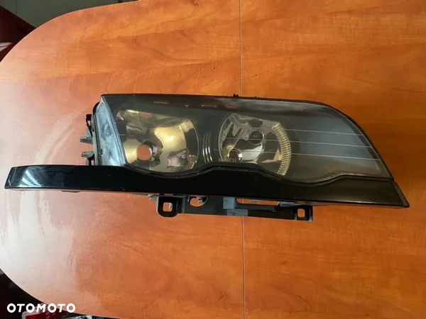 LAMPA PRAWA PRZÓD BMW E46 8361948