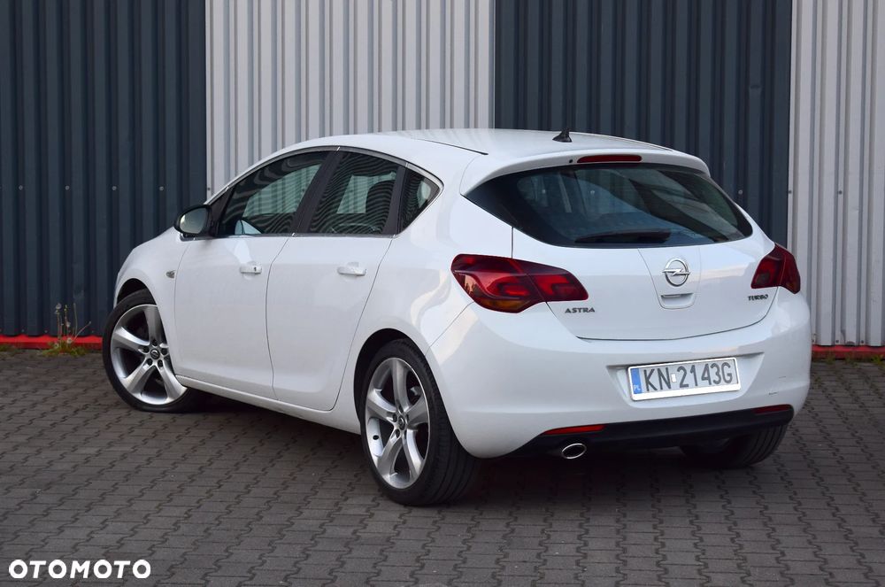 Opel Astra 1.6 Turbo Sport - 14