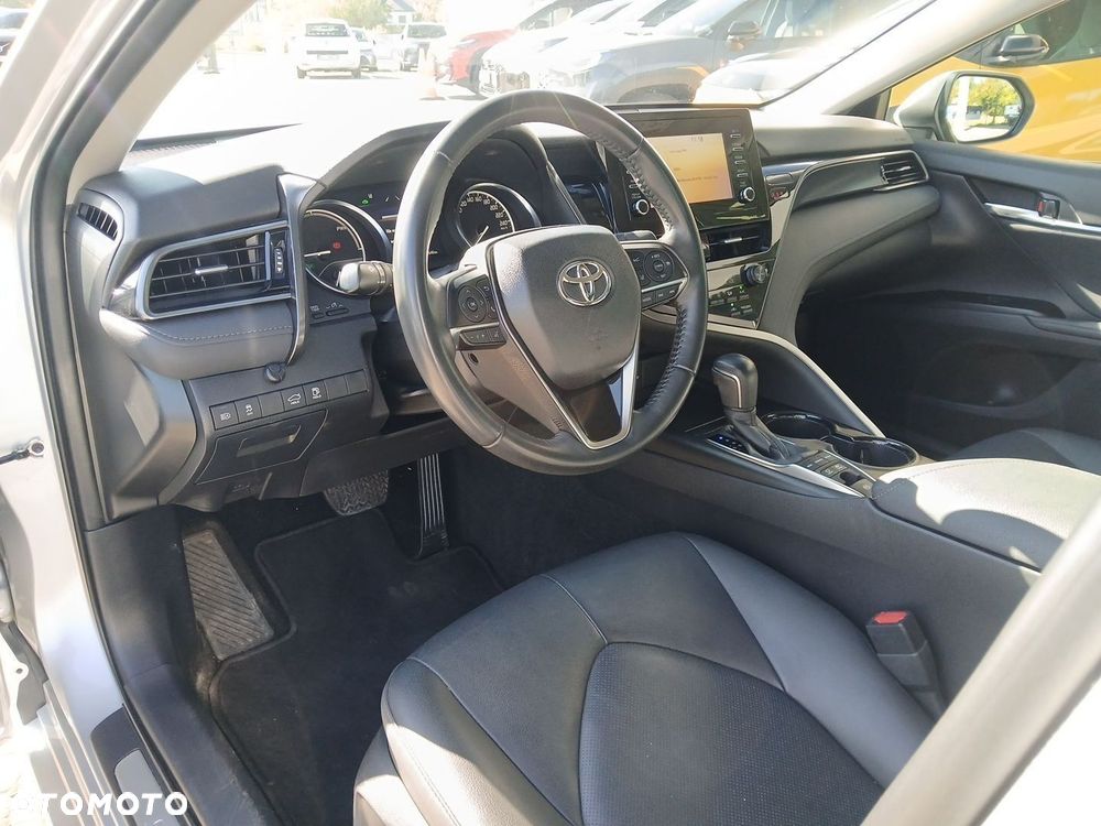 Toyota Camry 2.5 Hybrid Comfort CVT - 18