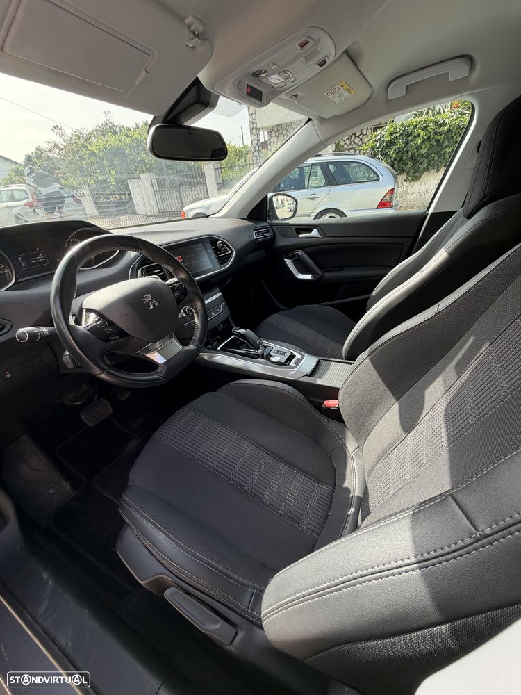 Peugeot 308 PureTech 130 GPF EAT8 Stop & Start Allure Pack - 10