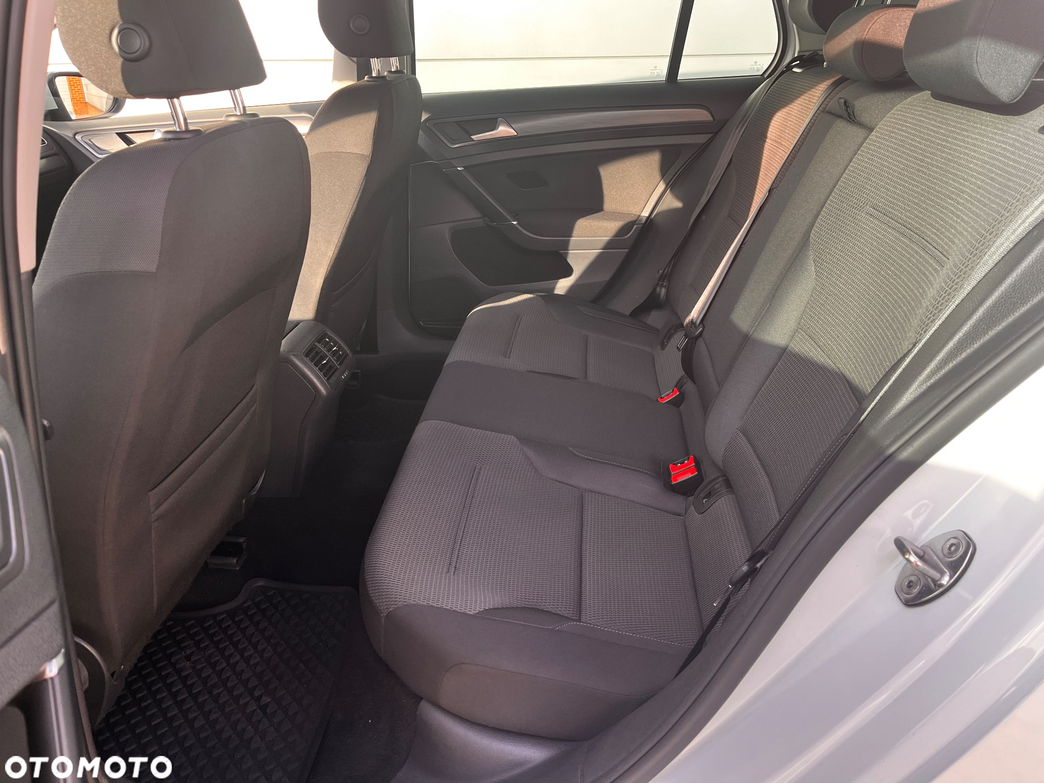 Volkswagen Golf VII 1.6 TDI BMT Comfortline - 29