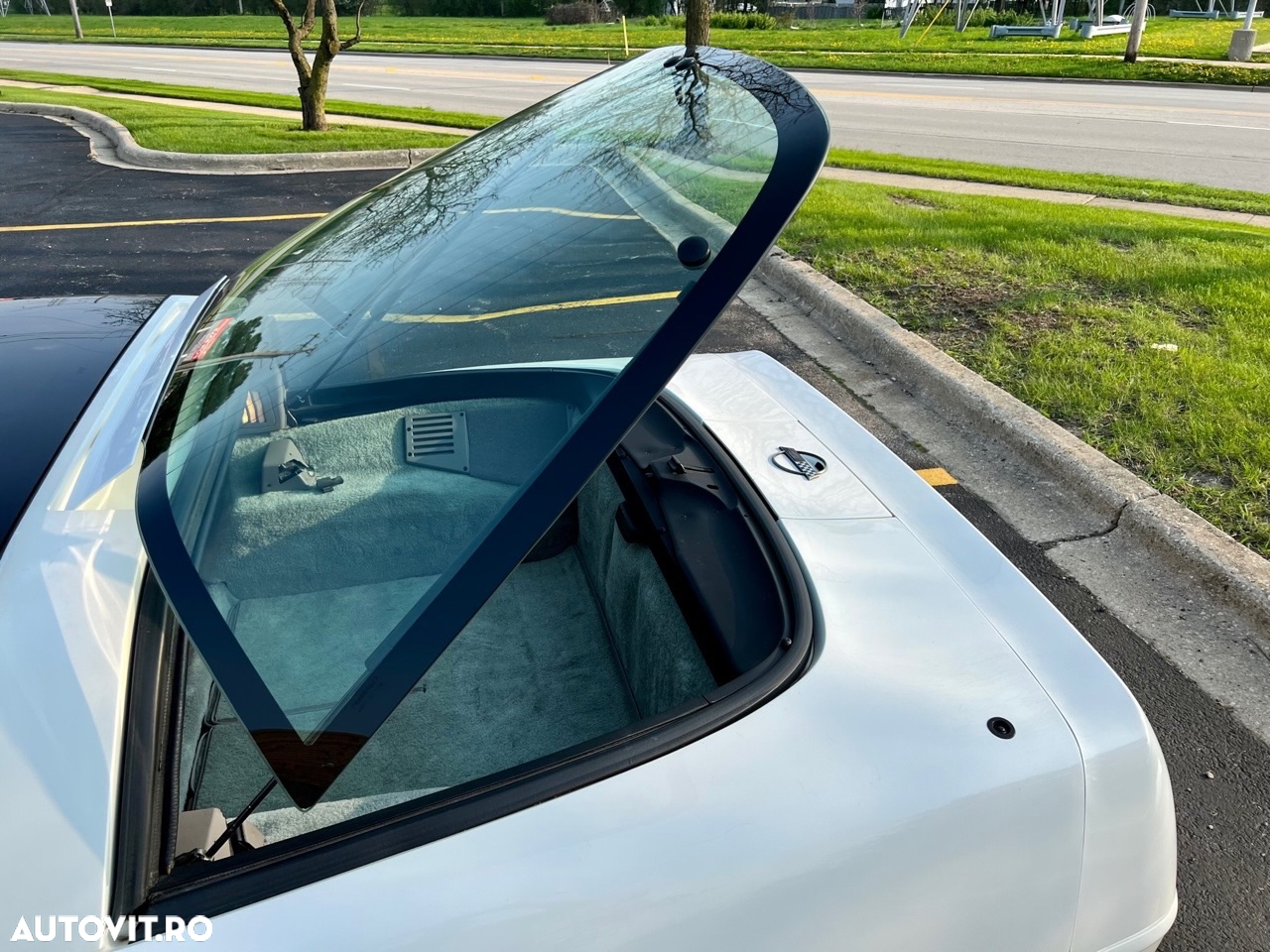 Chevrolet Corvette - 19