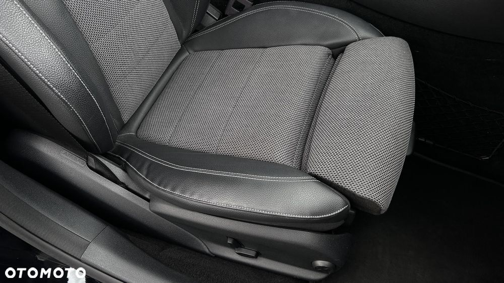 Mercedes-Benz Klasa E - 26