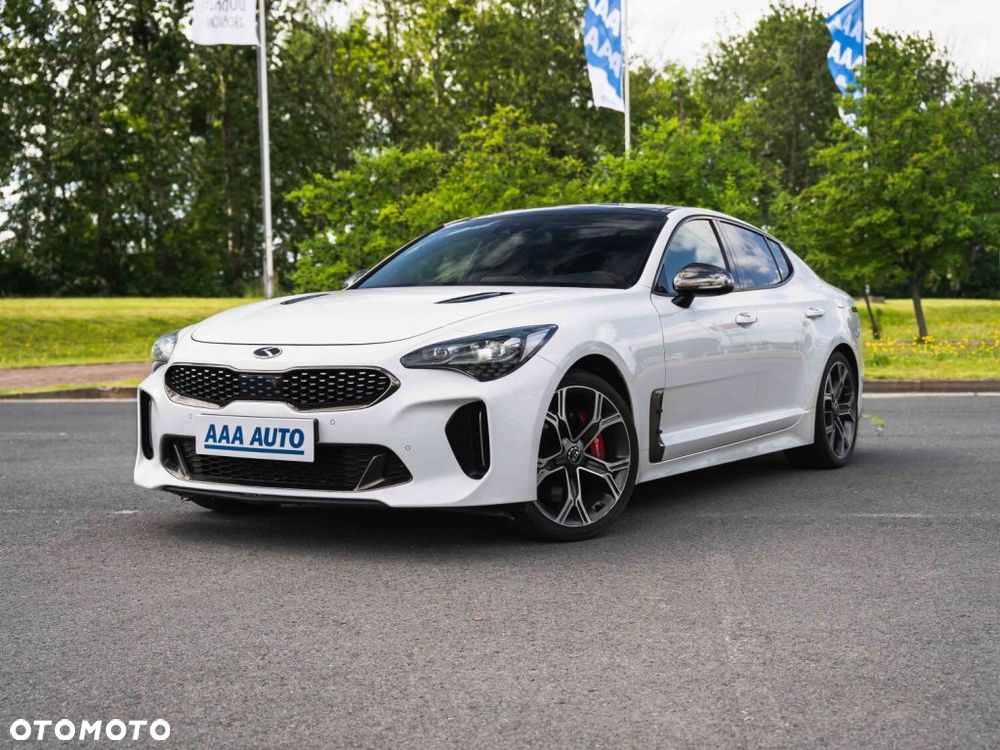 Kia Stinger - 2