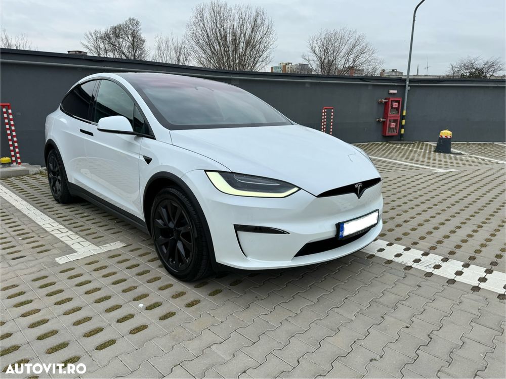 Tesla Model X - 1