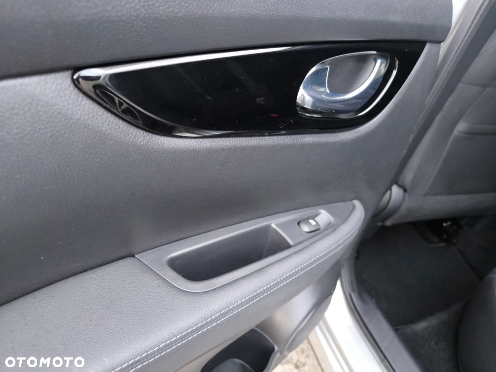 Nissan Qashqai 1.3 DIG-T TEKNA - 15