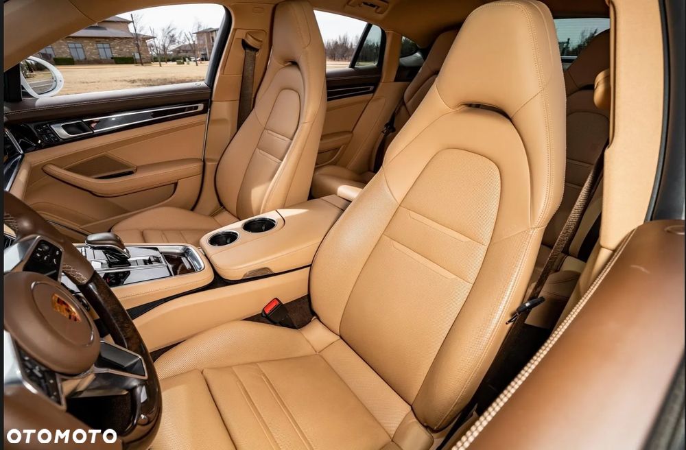 Porsche Panamera 4S - 12