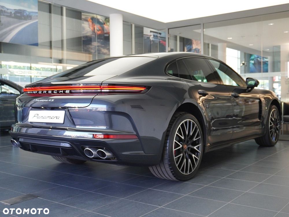 Porsche Panamera 4S E-Hybrid PHEV - 16