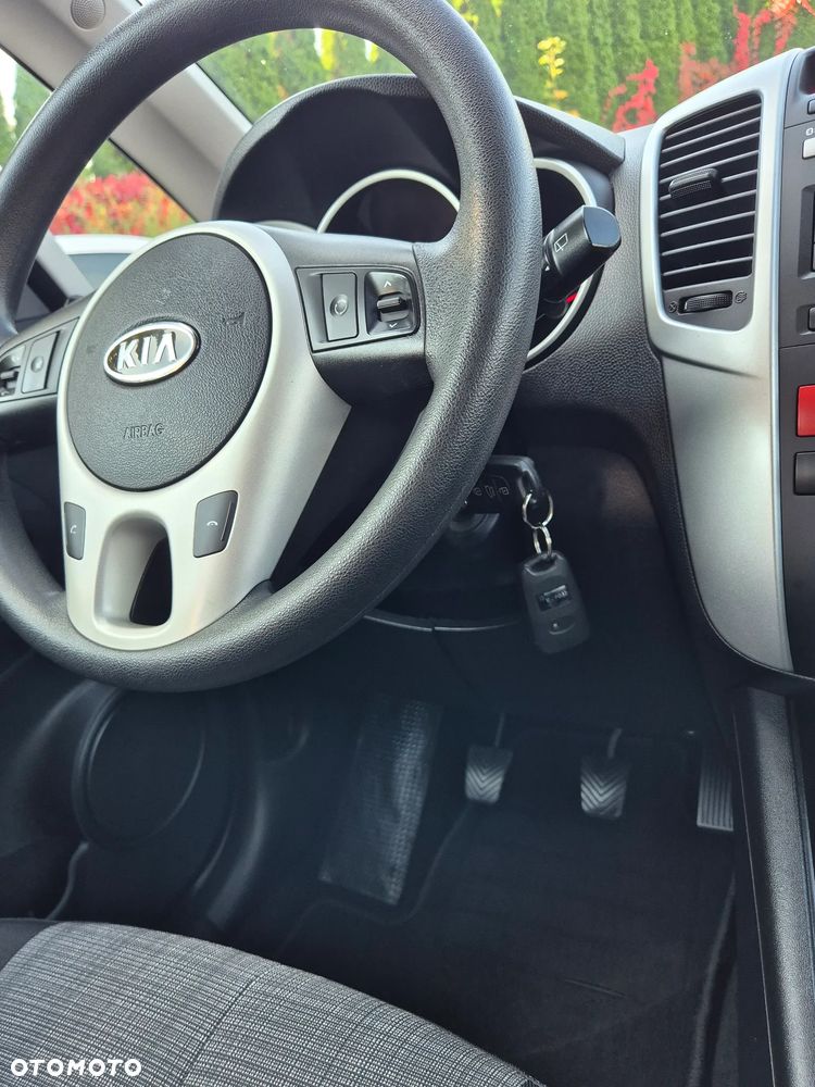 Kia Venga 1.6 CVVT Black Collection - 17