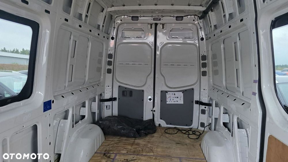Volkswagen Crafter - 16