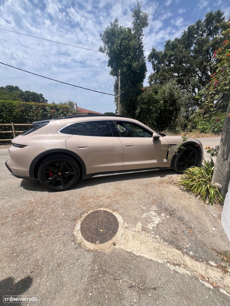 Porsche Taycan Cross Turismo 4S - 5