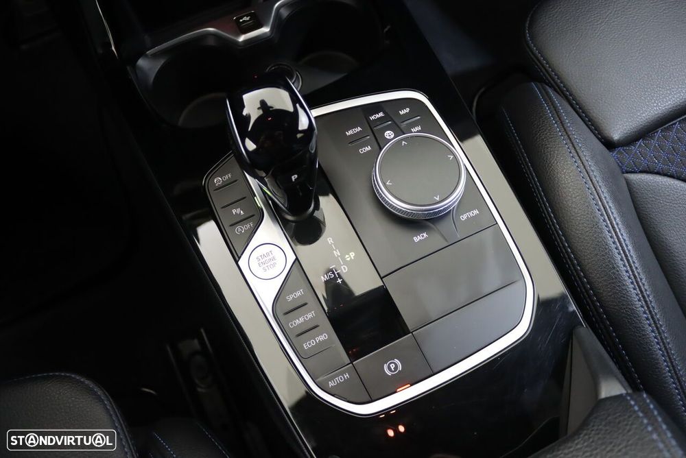 BMW 116 d Pack Desportivo M Auto - 17