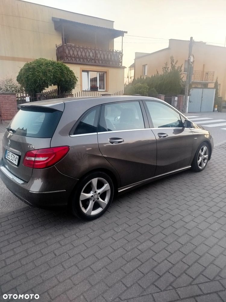 Mercedes-Benz Klasa B 180 CDI (BlueEFFICIENCY) 7G-DCT - 3
