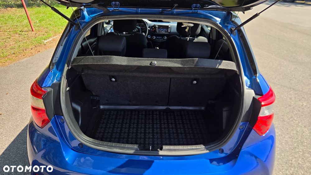 Toyota Yaris Hybrid 100 Selection - 7