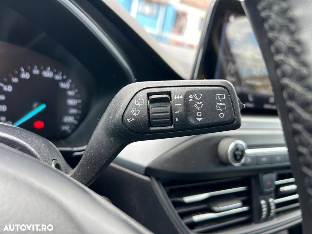 Ford Focus 1.0 EcoBoost Connected - 11