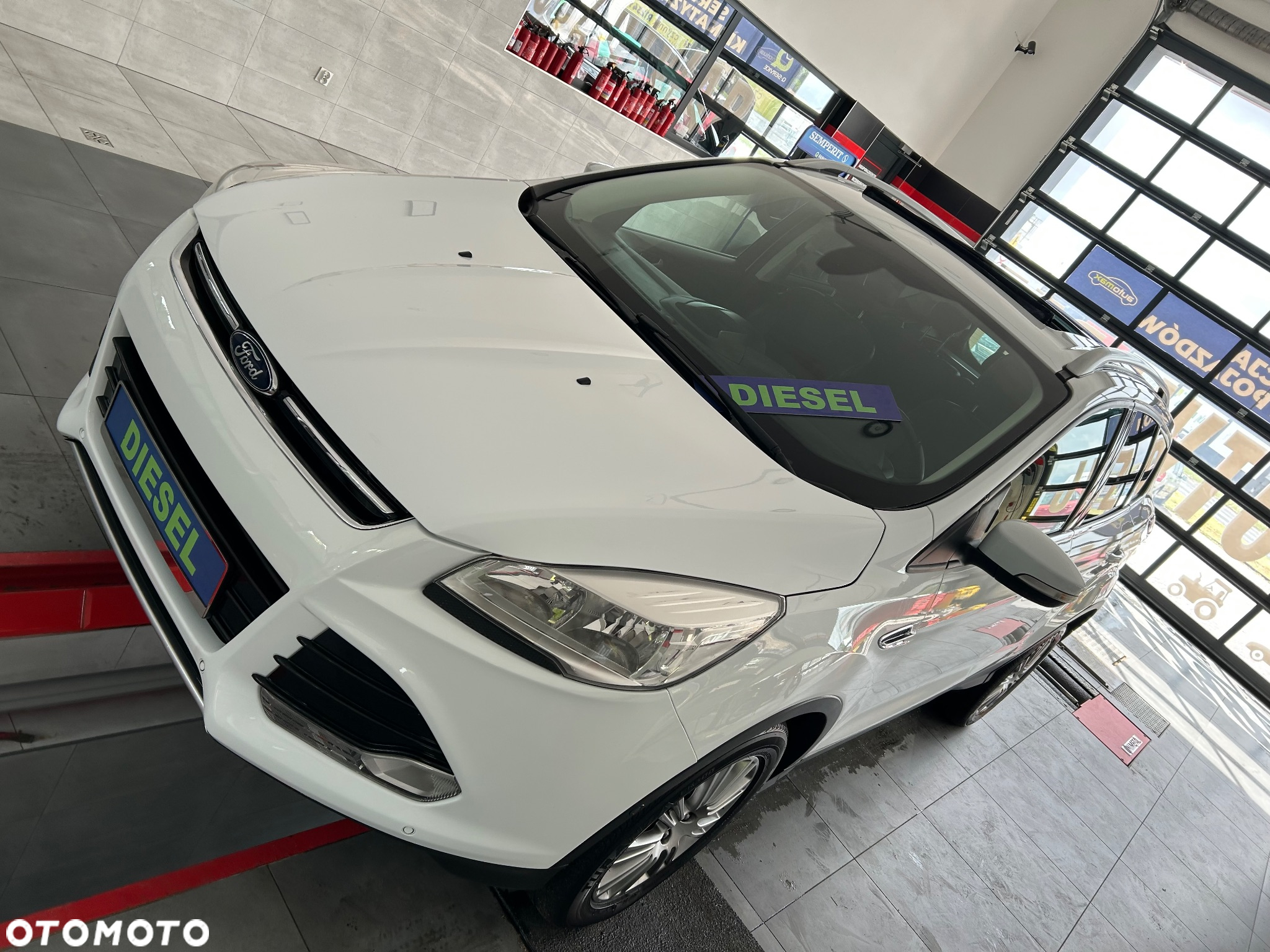 Ford Kuga 2.0 TDCi 2x4 Titanium - 3