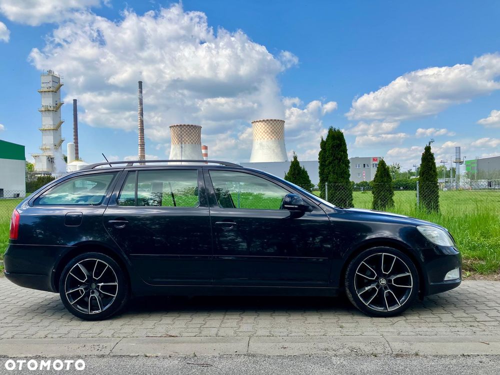 Skoda Octavia 2.0 TDI Elegance DSG - 1