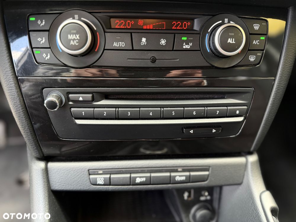 BMW X1 sDrive18d xLine - 24