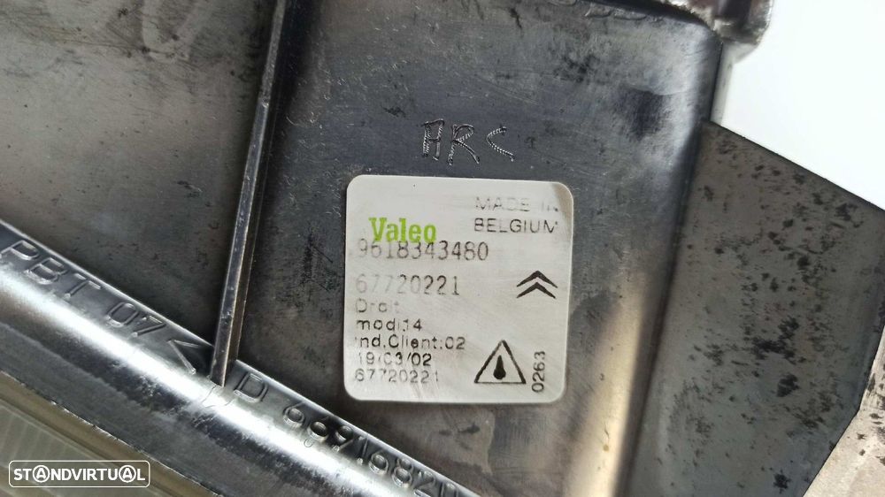 FAROL DE NEVOEIRO DIREITO CITROEN SAXO 1.1 SX - 2