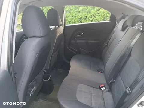 Kia Rio - 6