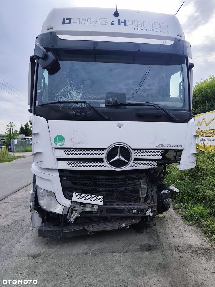 Mercedes-Benz Actros - 3
