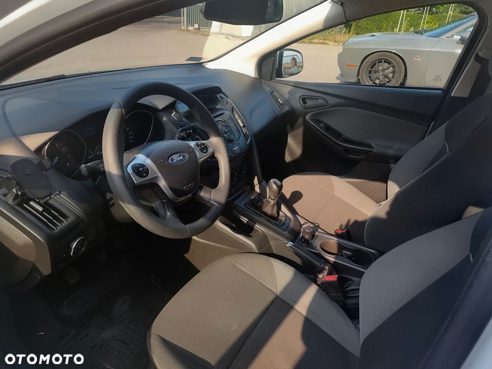 Ford Focus 1.6 Ambiente - 6