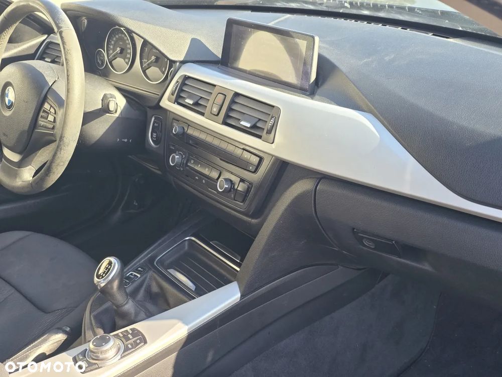 BMW Seria 3 318d - 20