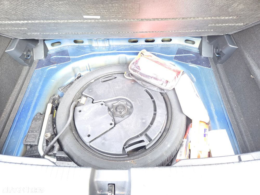 Volkswagen T-Roc - 13