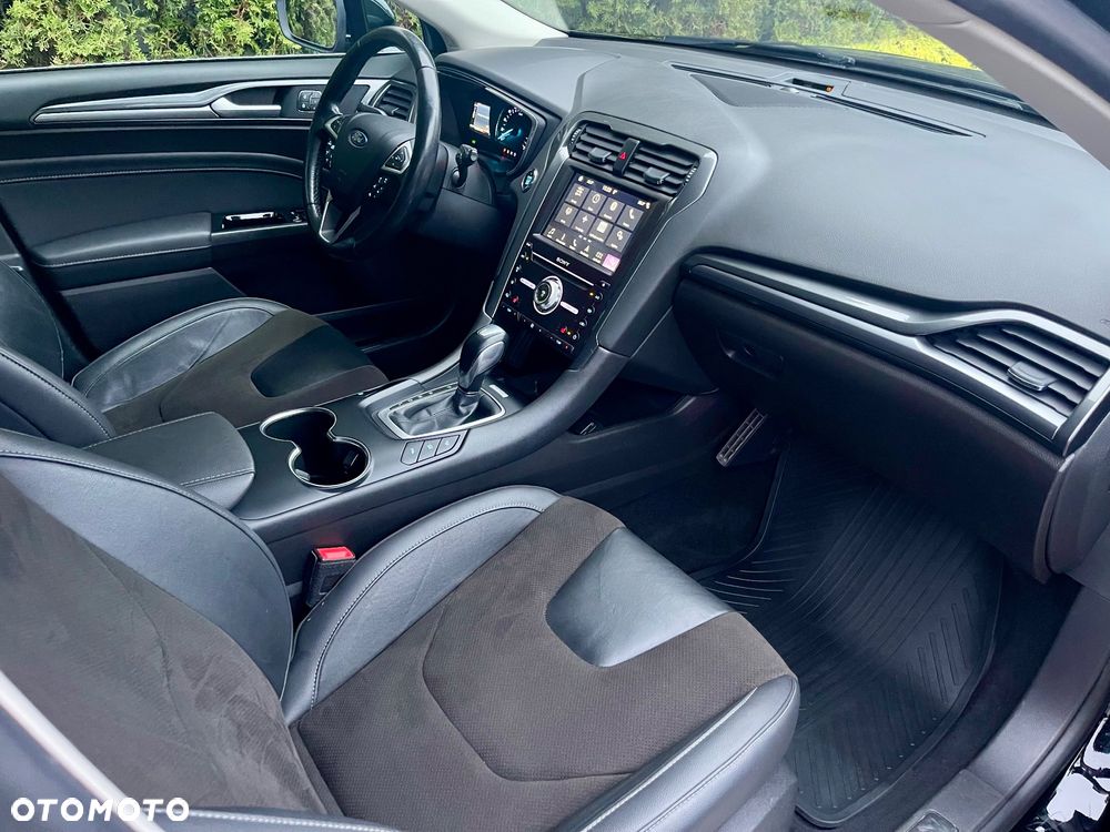 Ford Mondeo 2.0 Hybrid Titanium - 11