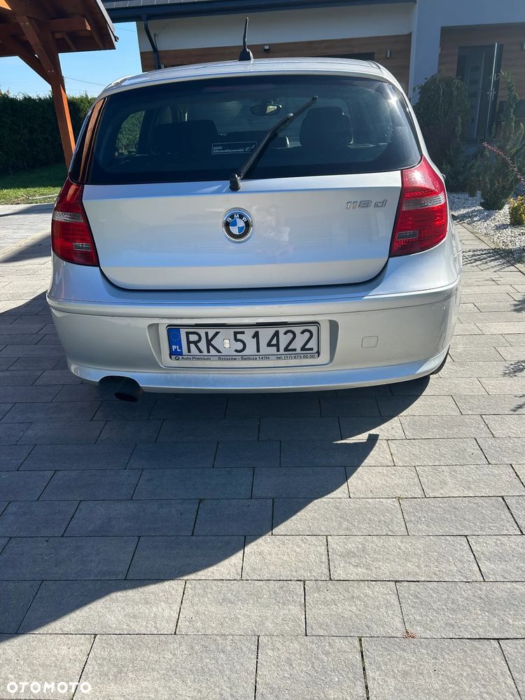 BMW Seria 1 2009 photo 3