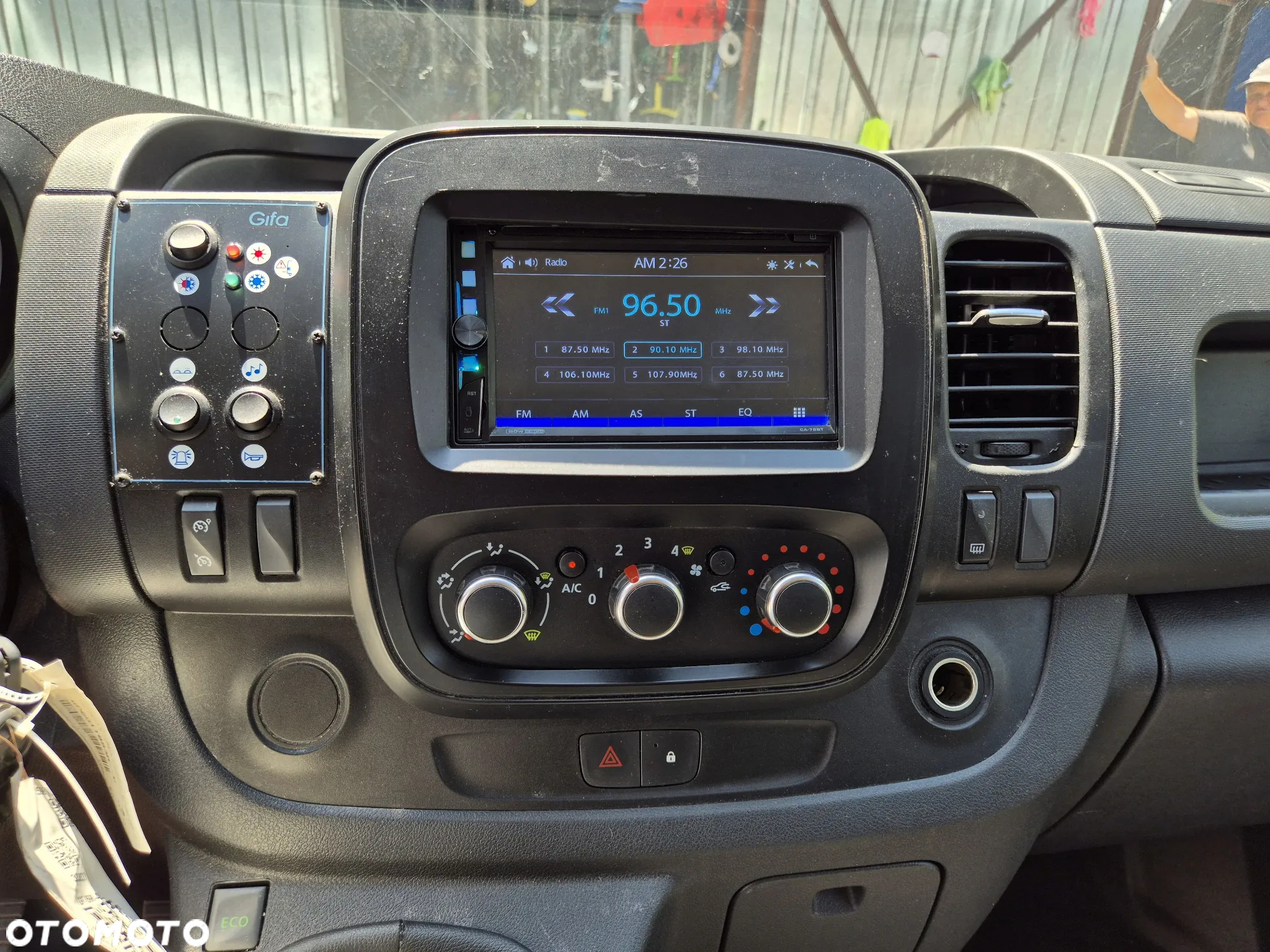 Renault TRAFIC - 35
