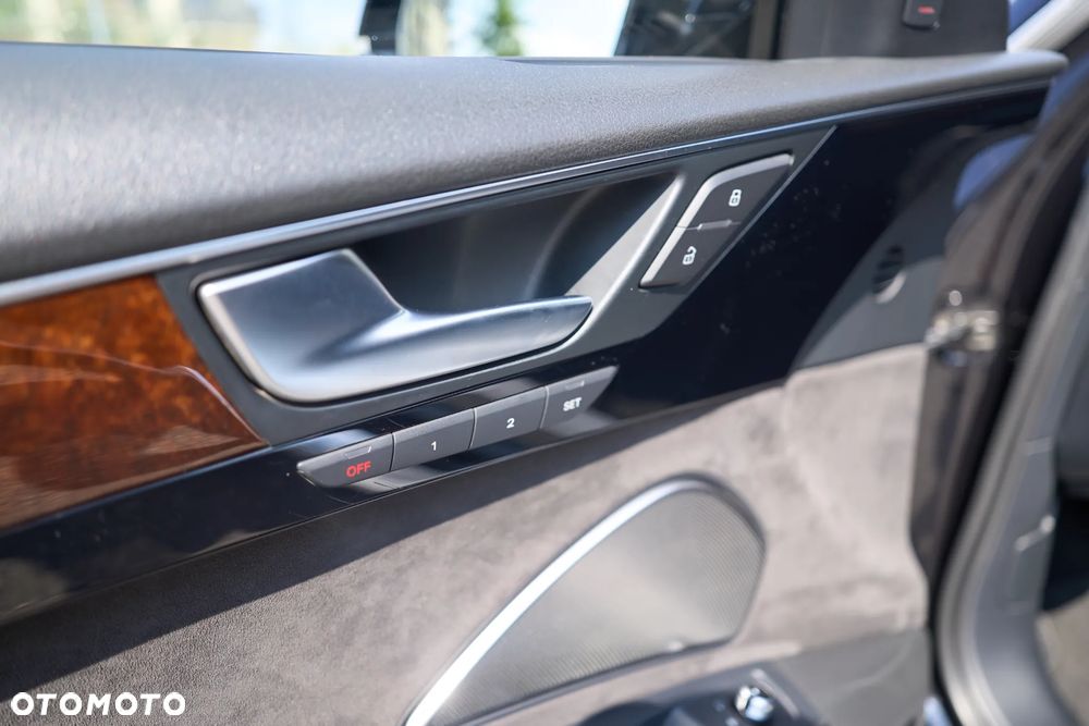 Audi A8 4.2 TDI DPF quattro tiptronic - 17