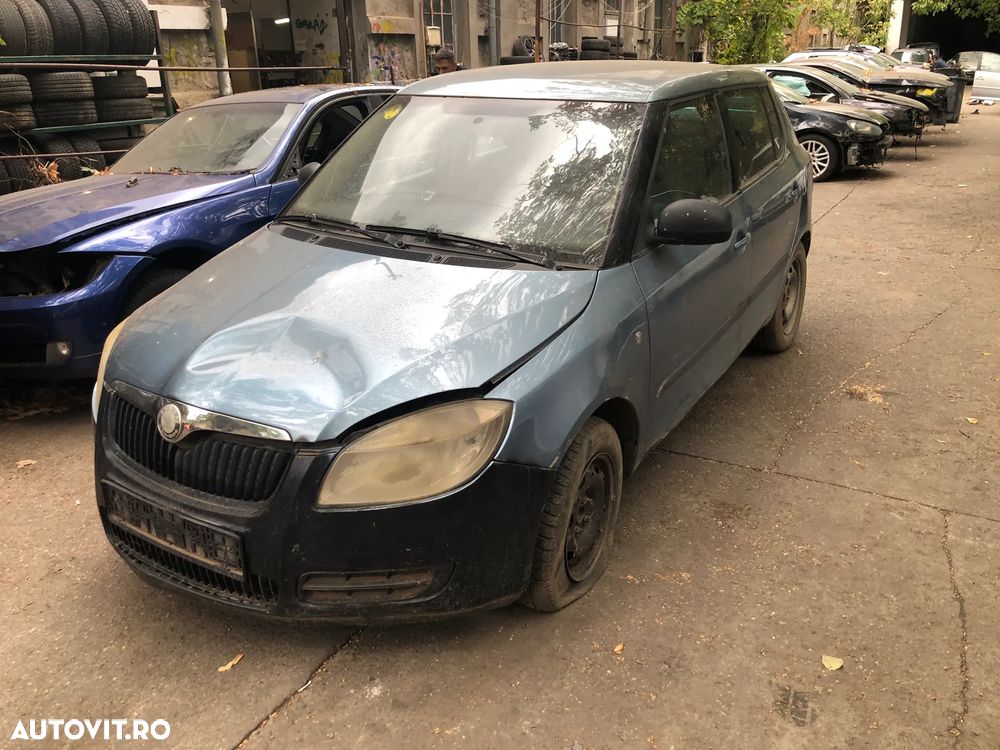 Dezmembrez Skoda Fabia 2 2009 bleo 1,2 benzina - 1