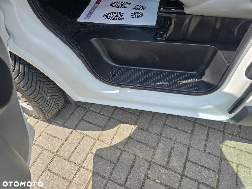 Opel Vivaro - 28