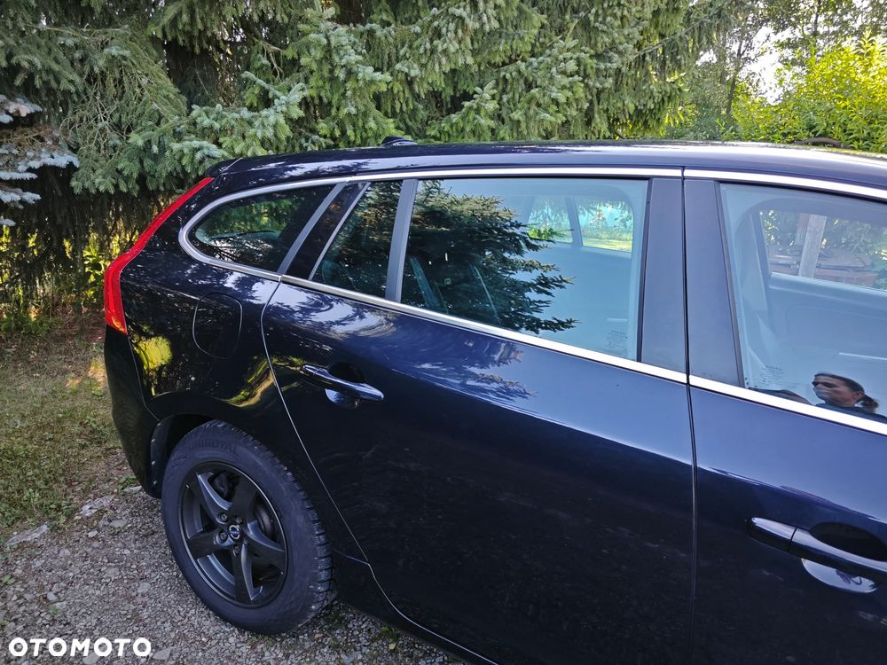 Volvo V60 D3 Momentum - 4