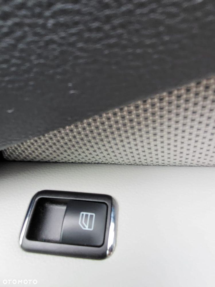 Mercedes-Benz Klasa E 350 CDI 4-Matic Avantgarde - 25