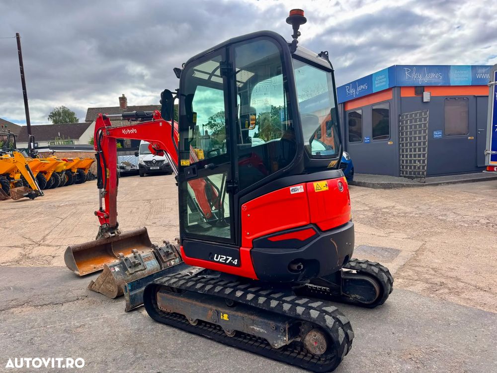 Kubota U27 - 1