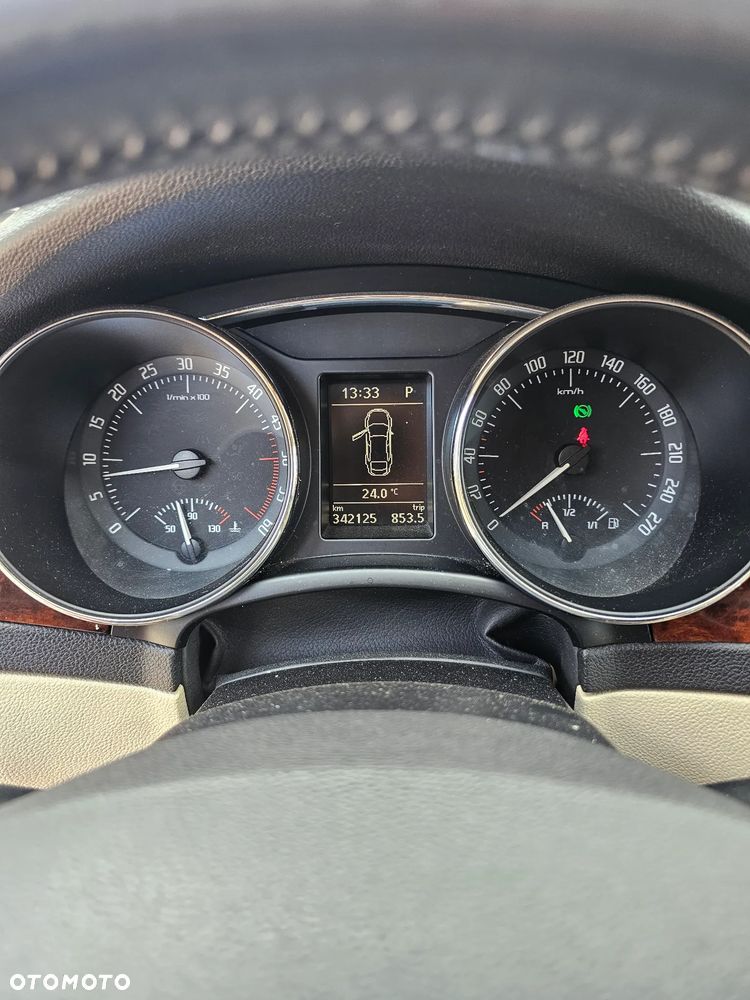 Skoda Superb 2.0 TDI Elegance DSG - 10