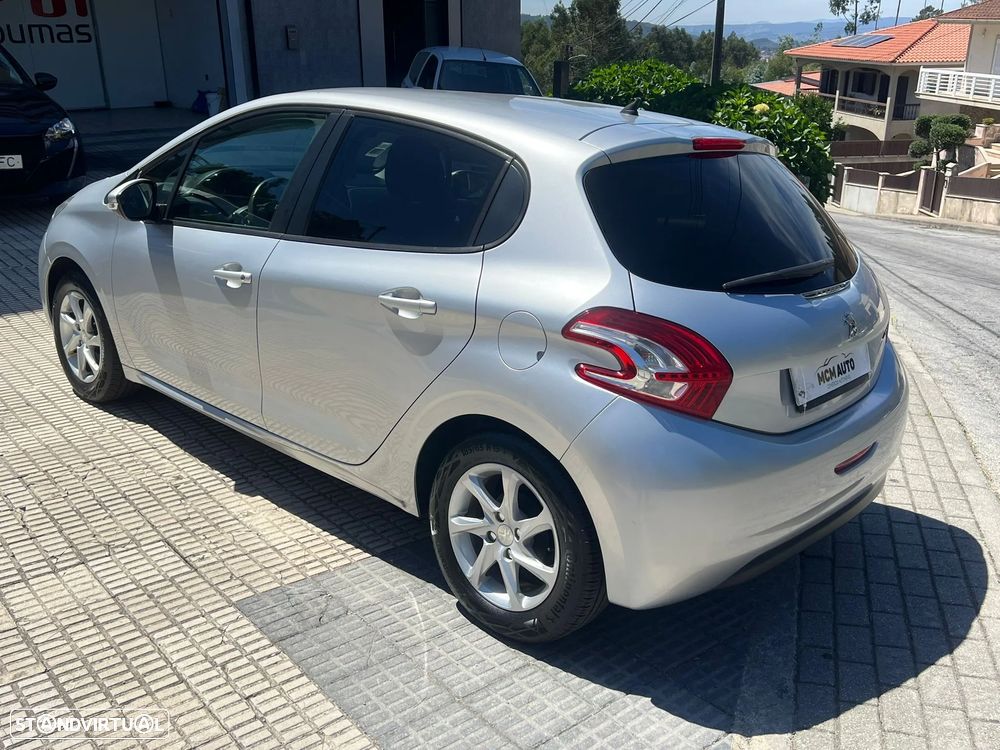 Peugeot 208 1.2 PureTech Style - 4