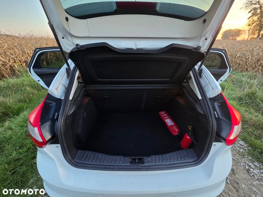 Ford Focus Turnier 1.6 TDCi DPF Start-Stopp-System Titanium - 14