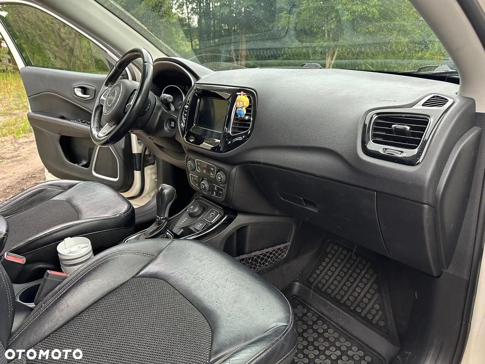 Jeep Compass - 10
