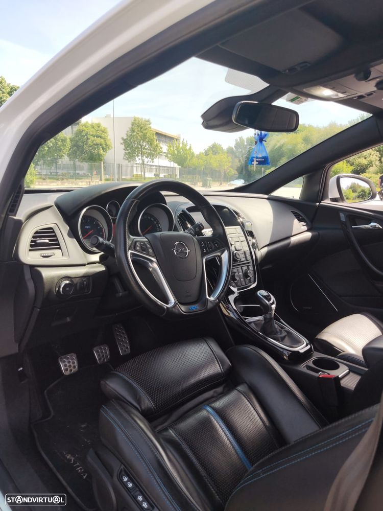 Opel Astra GTC OPC 2.0 T - 8