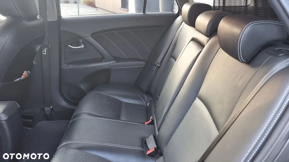 Toyota Avensis 2.0 Premium MS - 18