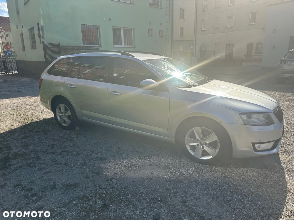 Skoda Octavia 2.0 TDI Ambition DSG - 4