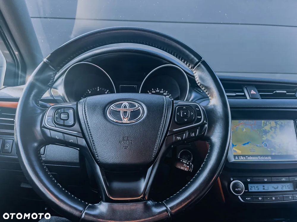 Toyota Avensis 1.6 D-4D Prestige - 13