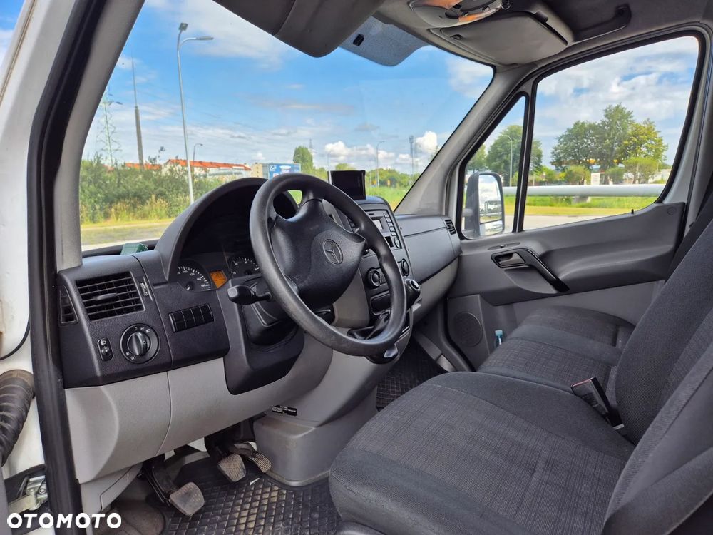 Mercedes-Benz Sprinter 319 BlueTEC 906.235 - 8