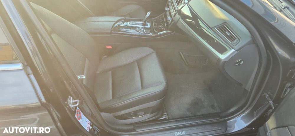 BMW Seria 5 520d - 13